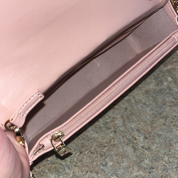 BADGLEY MISCHKA Gold Pleated Crossbody Bag in Blush Pink NWOT - Picture 6 of 10